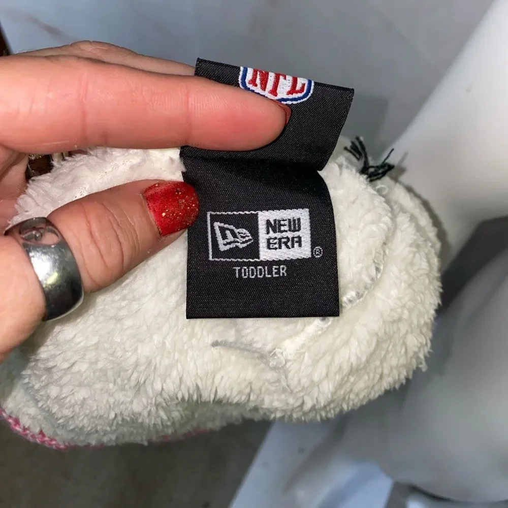 Girl's New Era Snug Cuffed Pom Knit Beanie New Without Tags